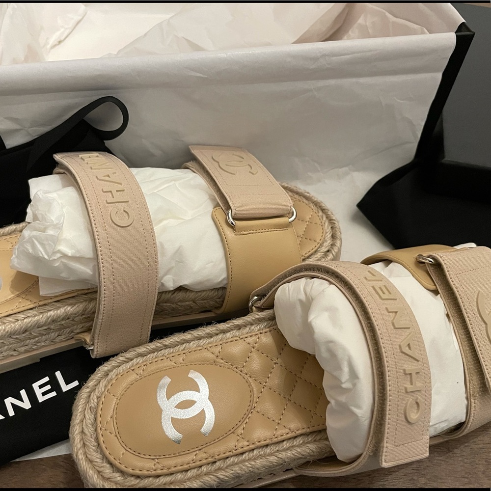 ❌Sold❌ Chanel slides